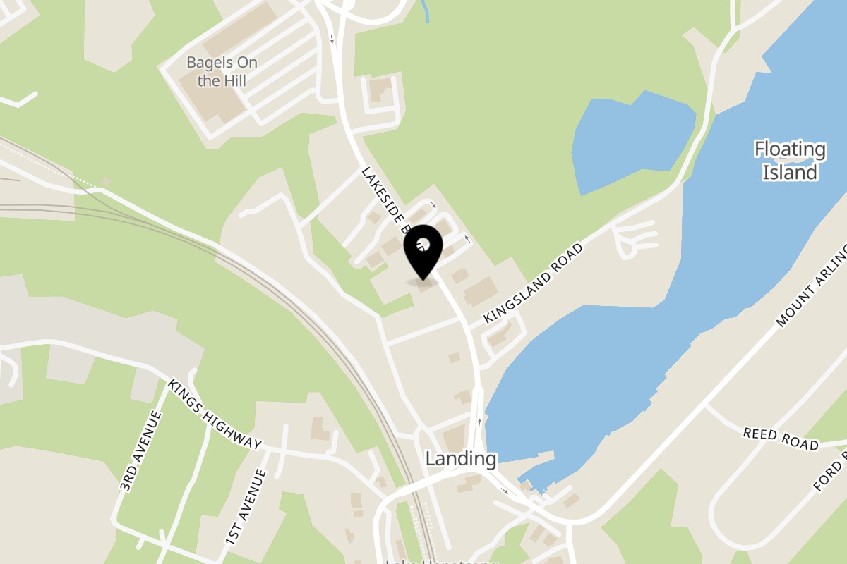 Map showing the location of Pop's Bagel Shop on 131 Lakeside Blvd in Landing